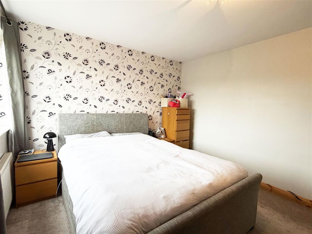 Additional image 7 of 3 bed semi-detached house for saleWindsor Court Road, Chobham, Woking GU24