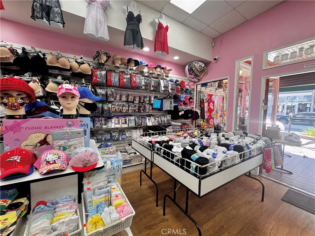 Additional image 21 of 213 W 4th St, Santa Ana, CA 92701