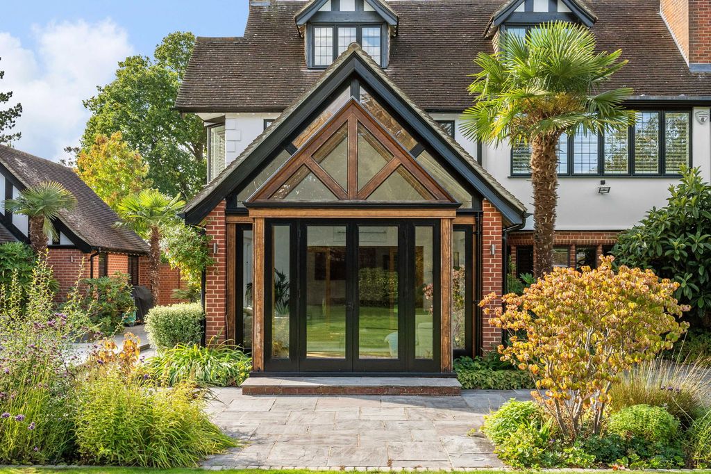 Additional image 80 of 6 bed detached house for saleRoundwood Avenue, Hutton Mount, Brentwood CM13