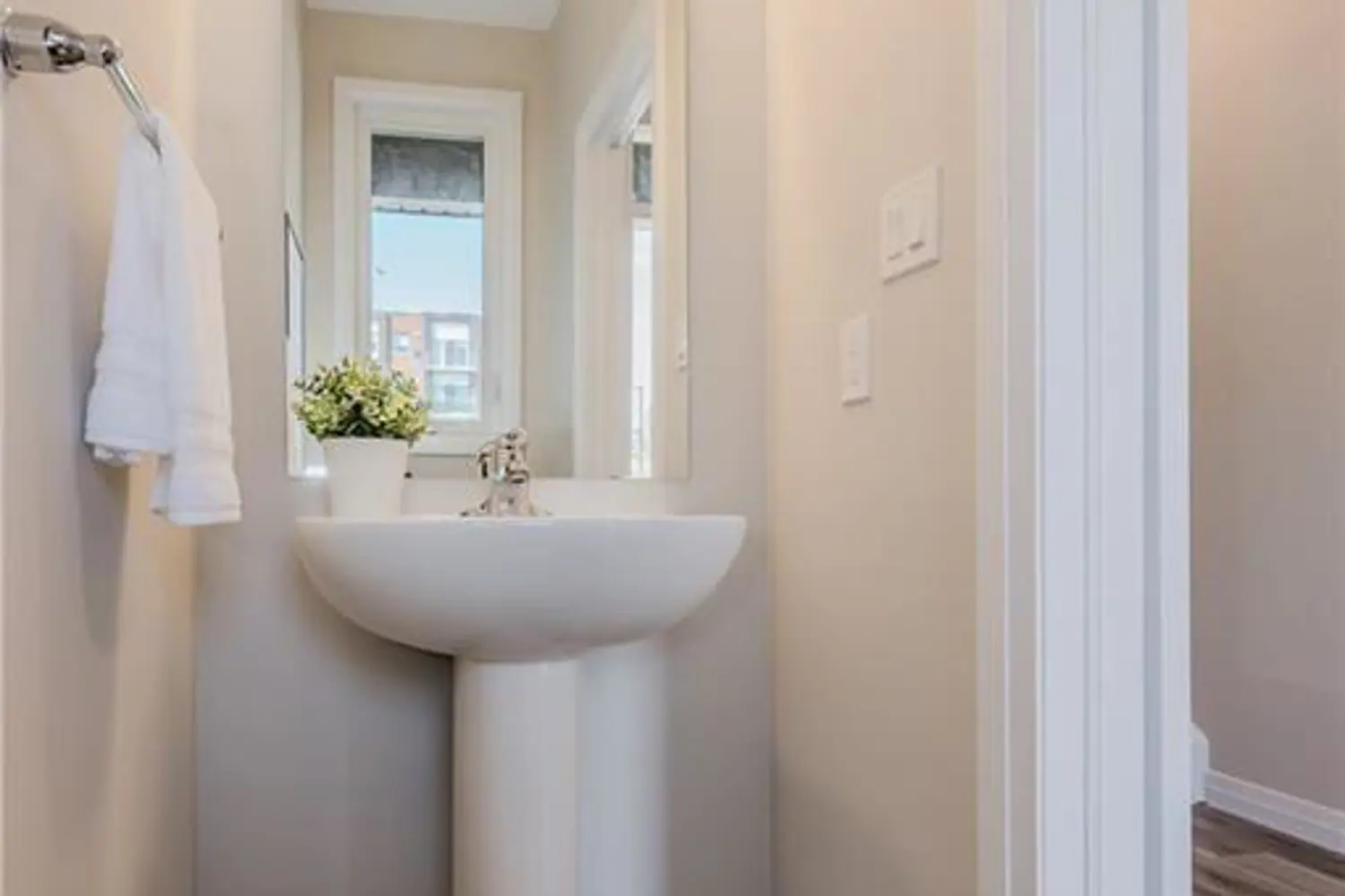 Additional image 3 of 73 Ayr Meadows Crescent