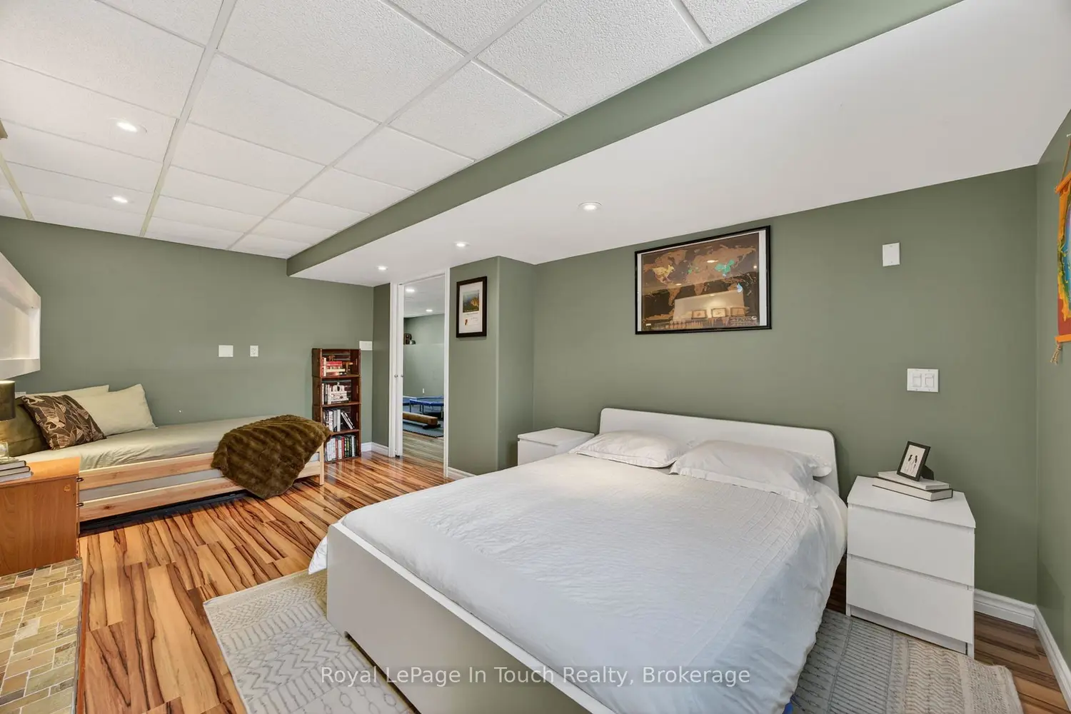 Additional image 14 of 39 St Laurent Boulevard