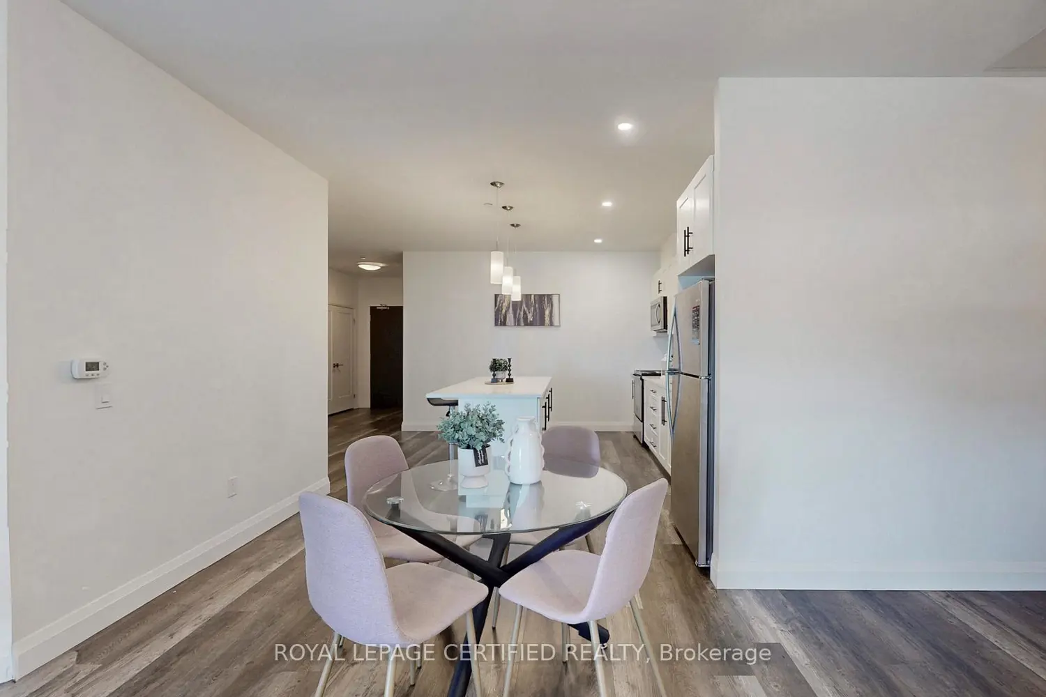 Additional image 4 of 332 Gosling Gardens 411