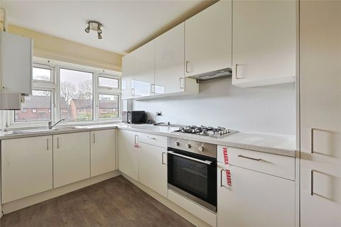 Brook Lane North, Brentford TW8