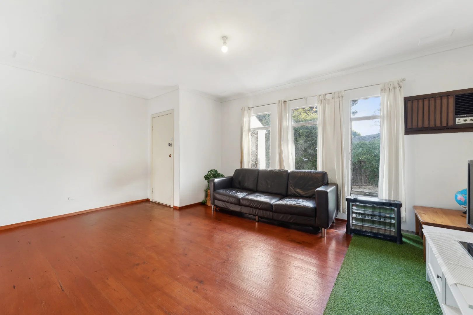 Additional image 2 of 16 Oulton Crescent, Reservoir VIC 3073