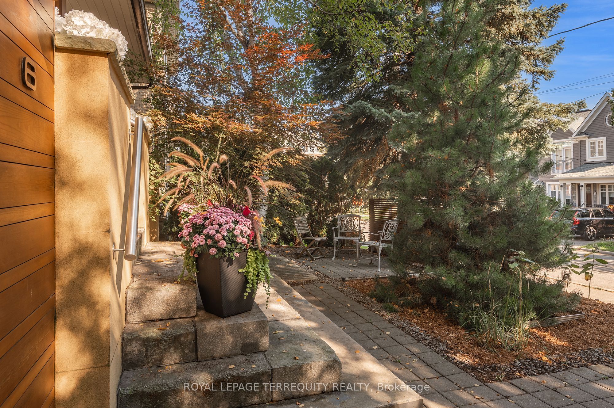 Additional image 3 of 6 Earlington Avenue, Toronto, ON, M8X 2N5