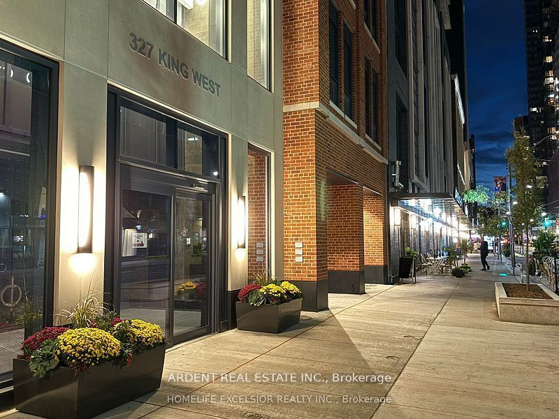 3902-327 King Street W, Toronto, ON, M5V 0W7