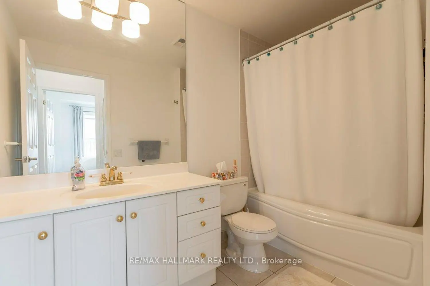 Additional image 11 of 120 Lombard Street 701