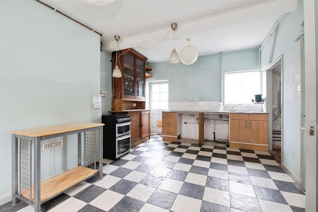 2 bed property for saleCrabtree Walk, Knighton LD7 photo 3