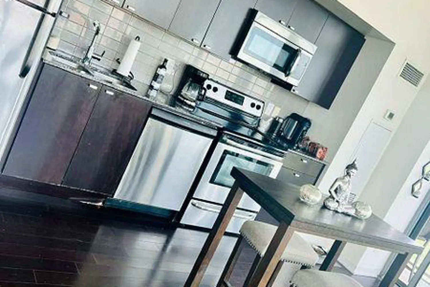 Additional image 8 of 105 The Queensway 1010