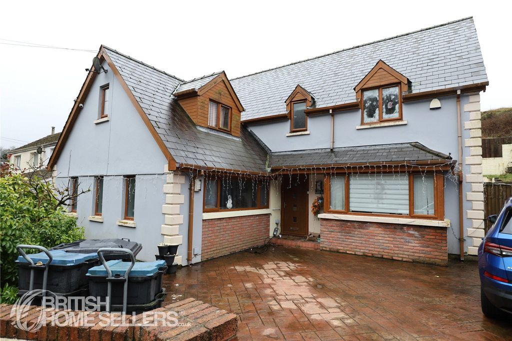 5 bed detached house for saleReservoir Road, Beaufort, Ebbw Vale, Blaenau Gwent NP23