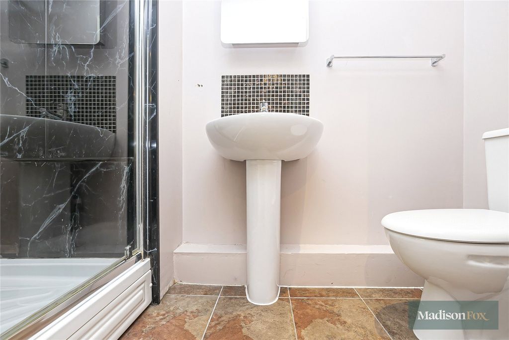 Additional image 13 of 3 bed detached house for saleAlderton Rise, Loughton, Essex IG10