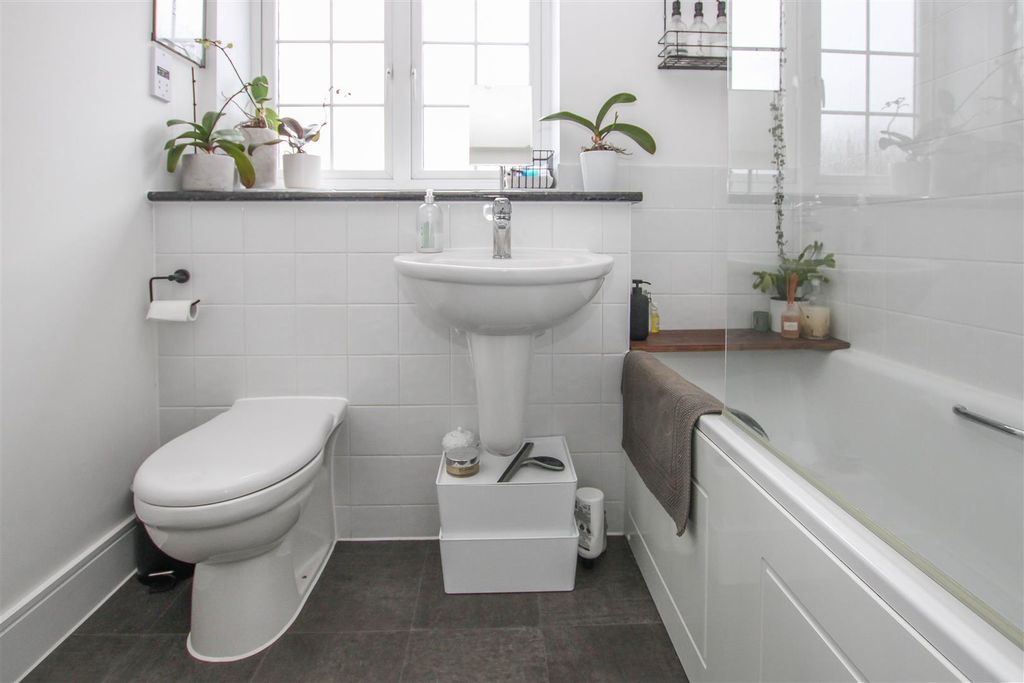 Additional image 6 of 1 bed flat for saleDe Paul Way, Brentwood CM14