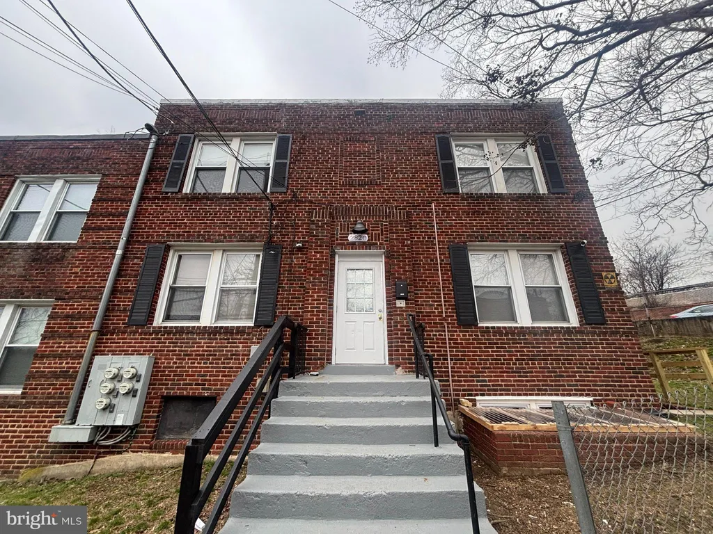 Additional image 2 of 2820 Pomeroy Road SE Unit 2, Washington, DC 20020