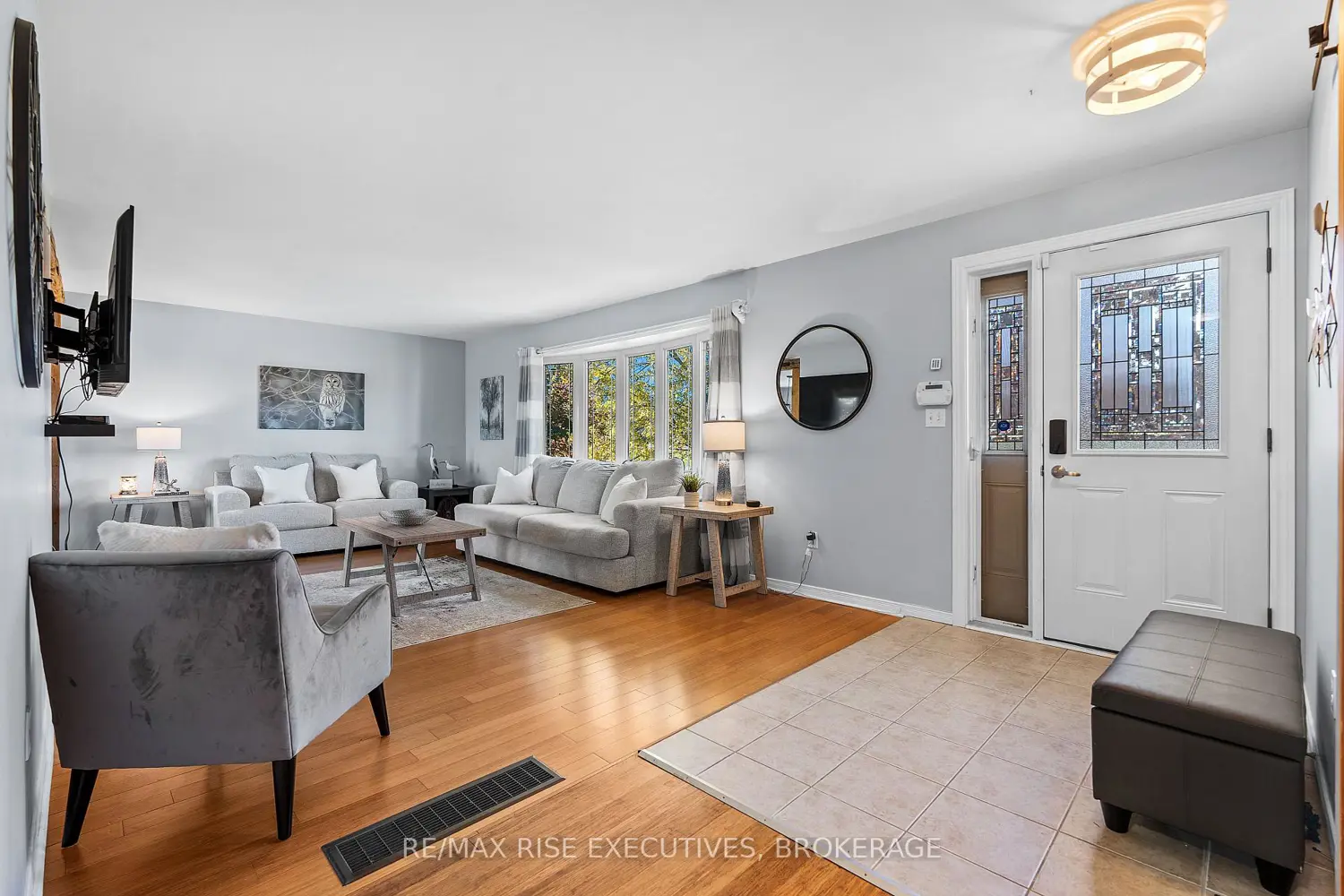 470 Dundas Street photo 3