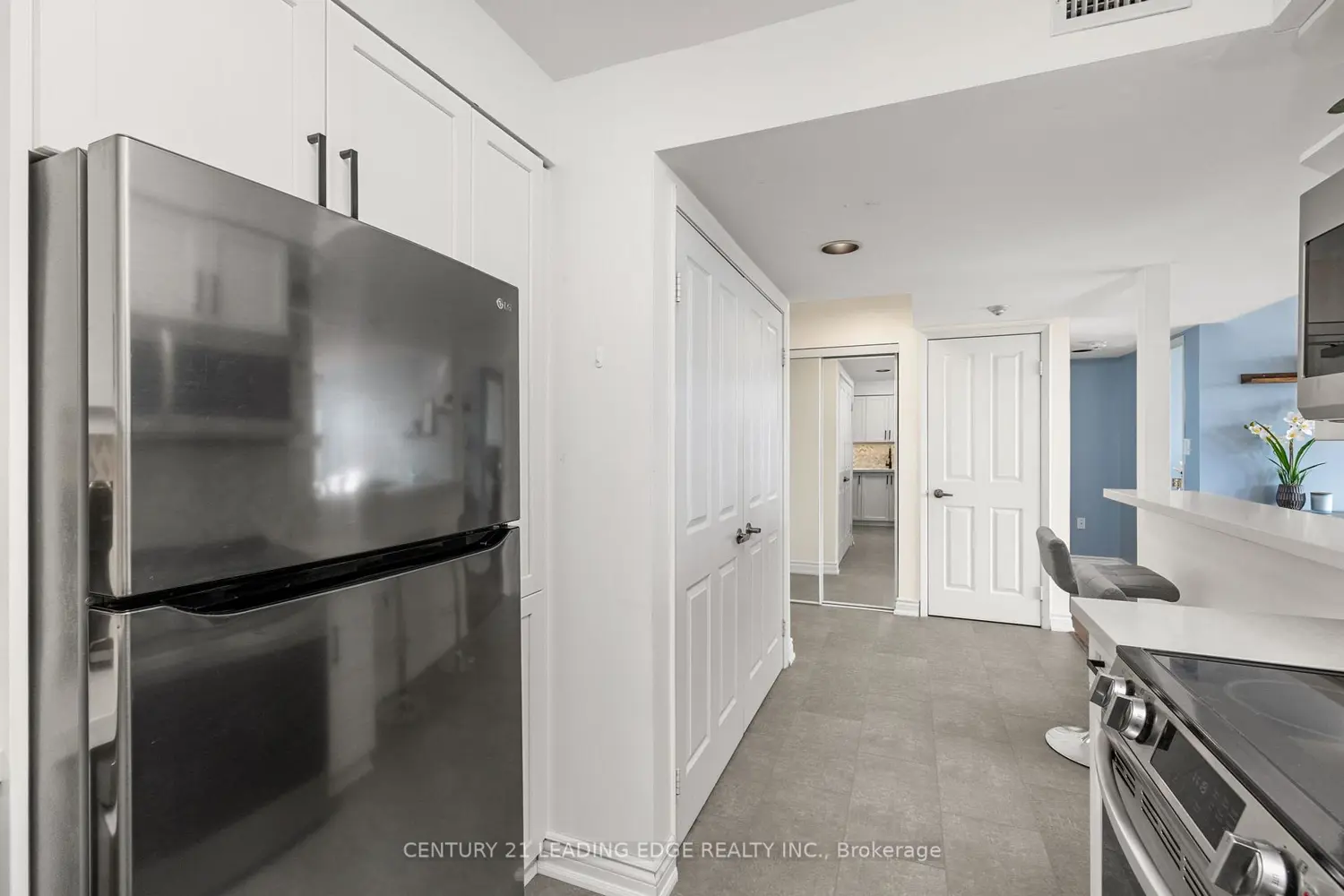 Additional image 3 of 2199 Sixth Line 206