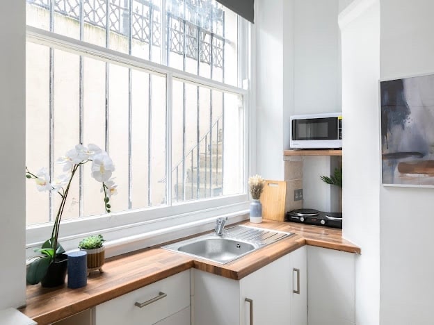 Additional image 5 of Studio Flat, Castletown Road, W14, N1 7GU