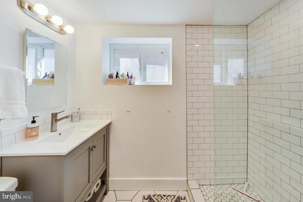 Additional image 33 of 213 Hawaii Avenue NE Unit 1, Washington, DC 20011