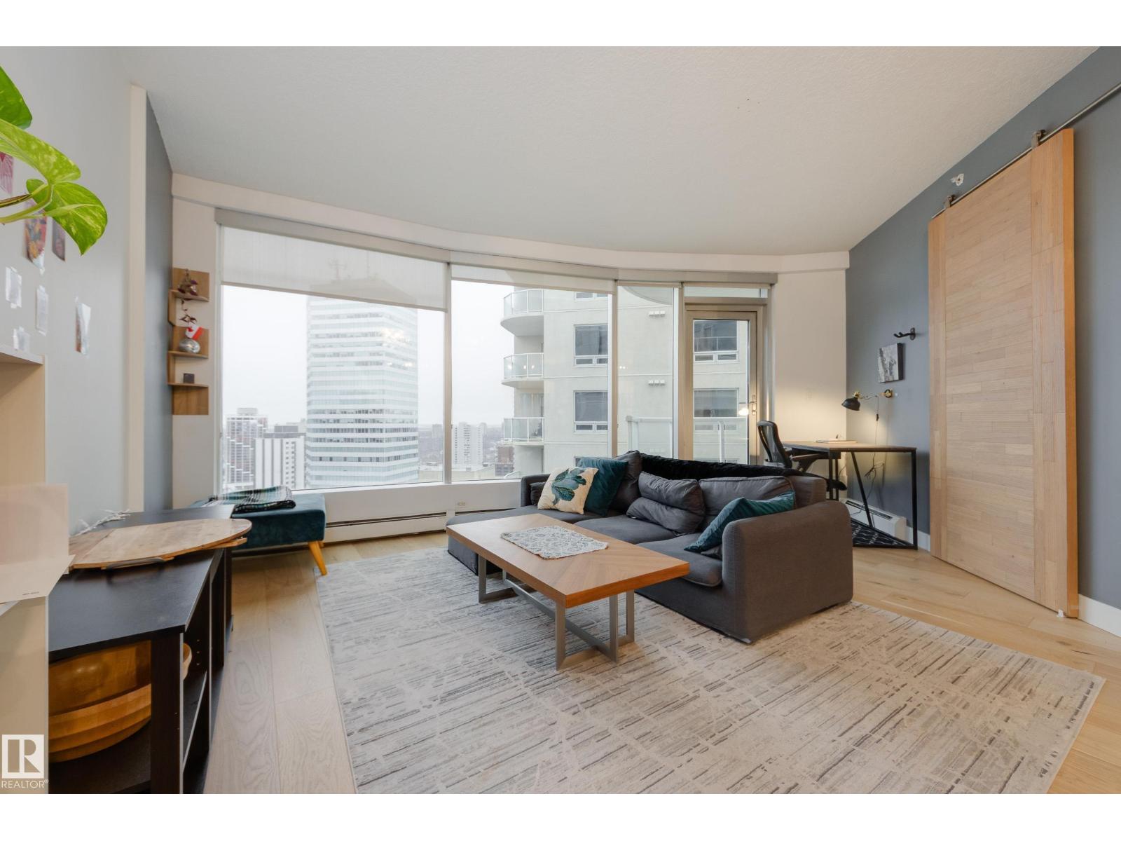 2004-10152 104 Street NW, Edmonton, AB, T5J0B6