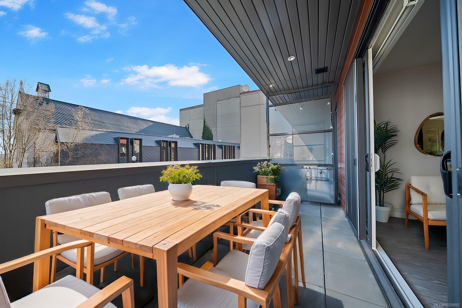 205-91 Chapel Street, Nanaimo, BC, V9R 5H3