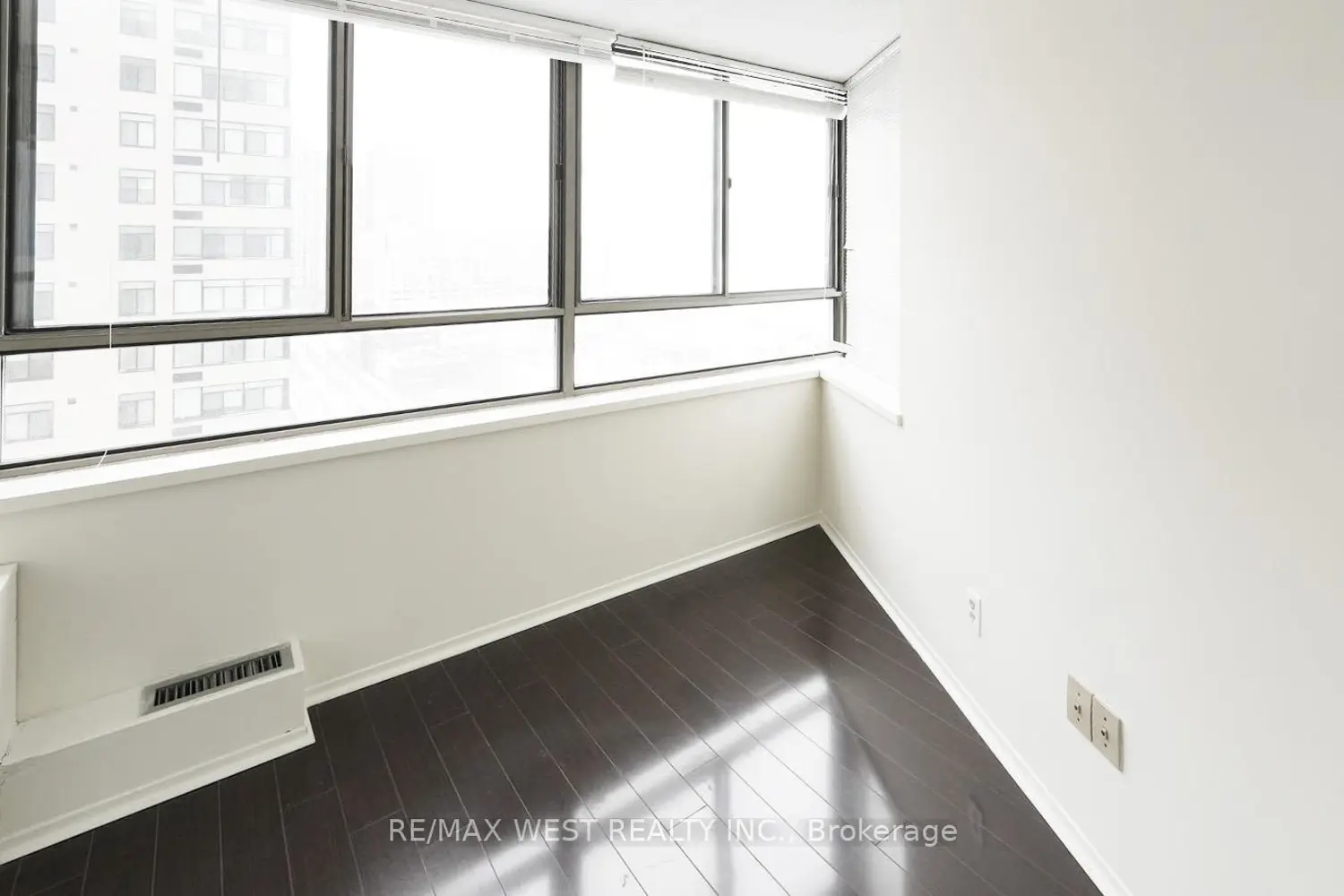 Additional image 10 of 260 Queens Quay W 1301