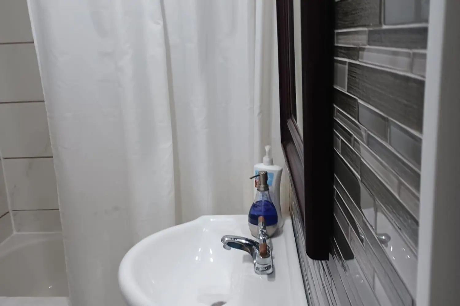 Additional image 6 of 28 & 30 Thompson Drive