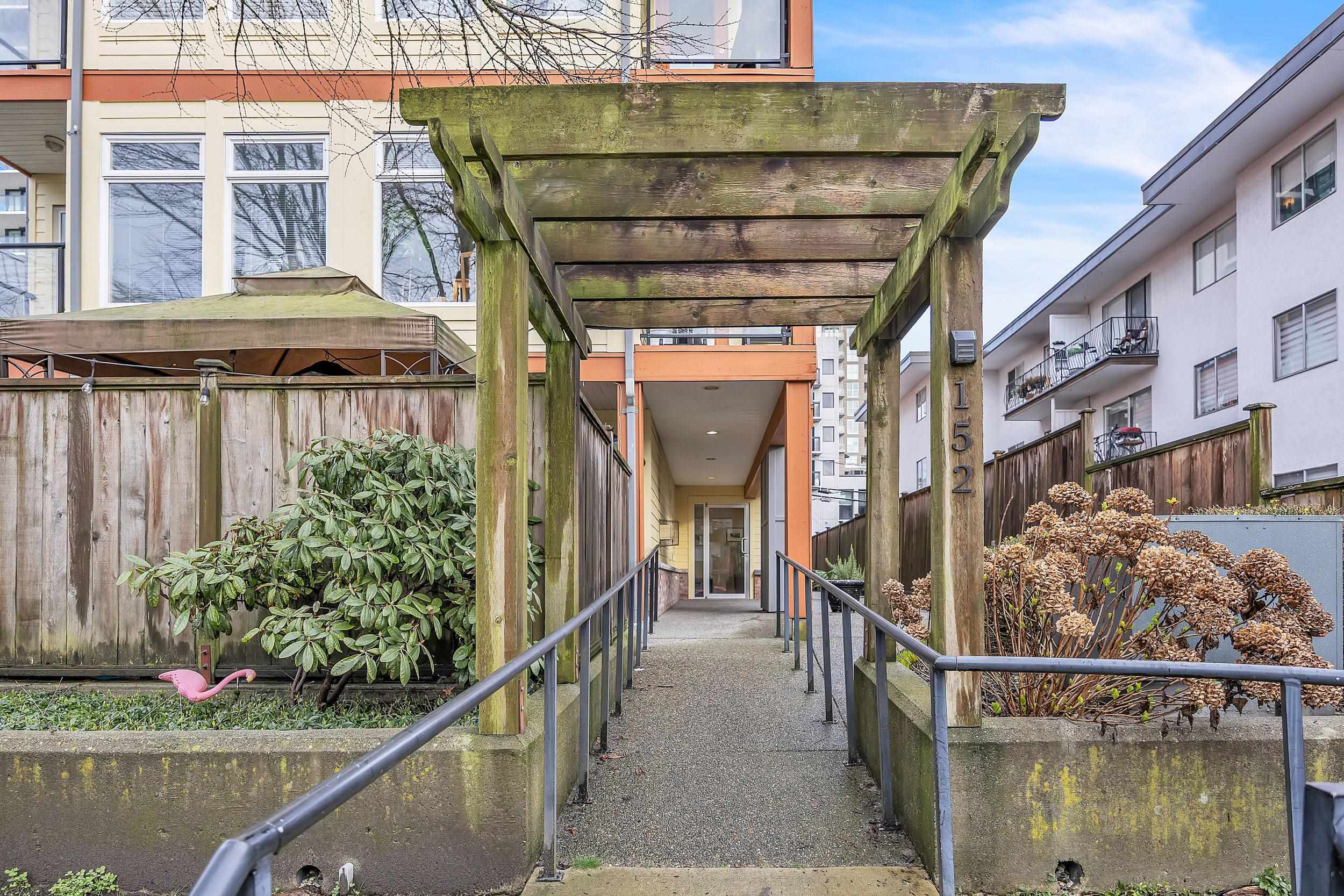 Additional image 3 of 302-152 12th Street E, North Vancouver, BC, V7L 2J4
