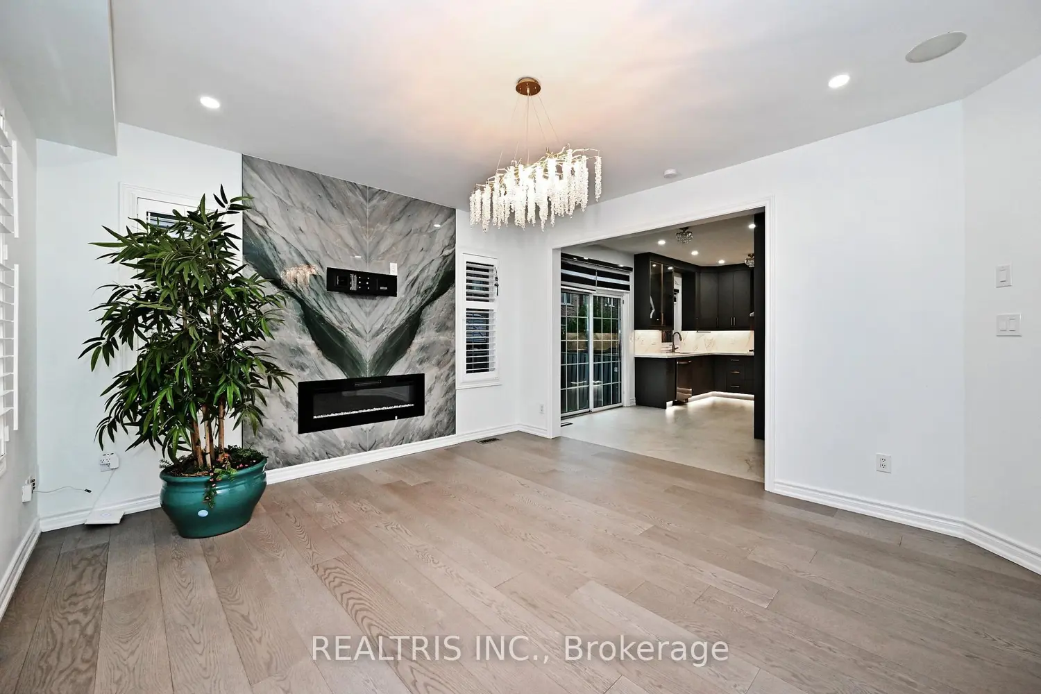 Additional image 6 of 3 Ida Jane Grove