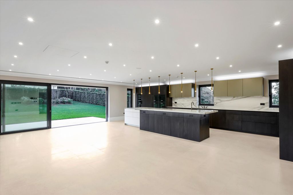 Additional image 12 of 6 bed detached house for saleSovereign View, Charlton Kings, Cheltenham, Gloucestershire GL52