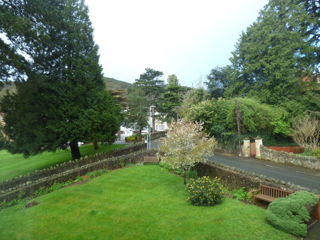2 bed flat for salePriory Road, Malvern, Worcestershire WR14 photo 2