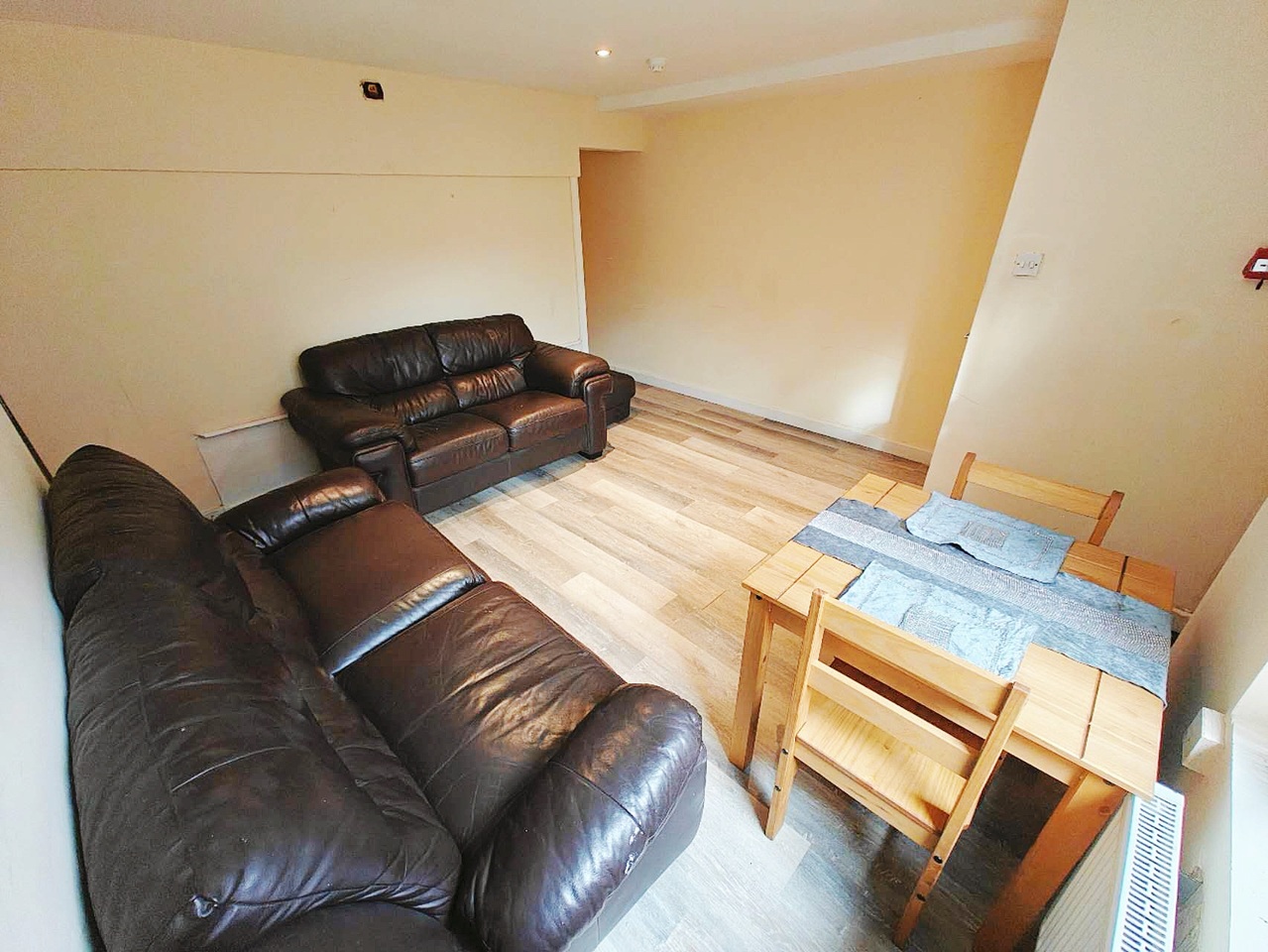 1 Bed Flat, Burlington Place, LS11, N1 7GU