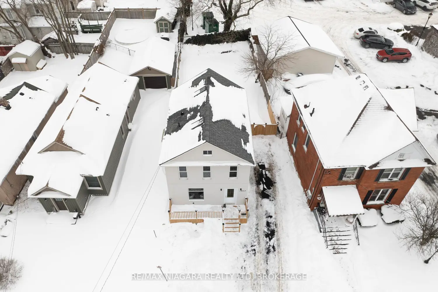 5802 Peer Street photo 3
