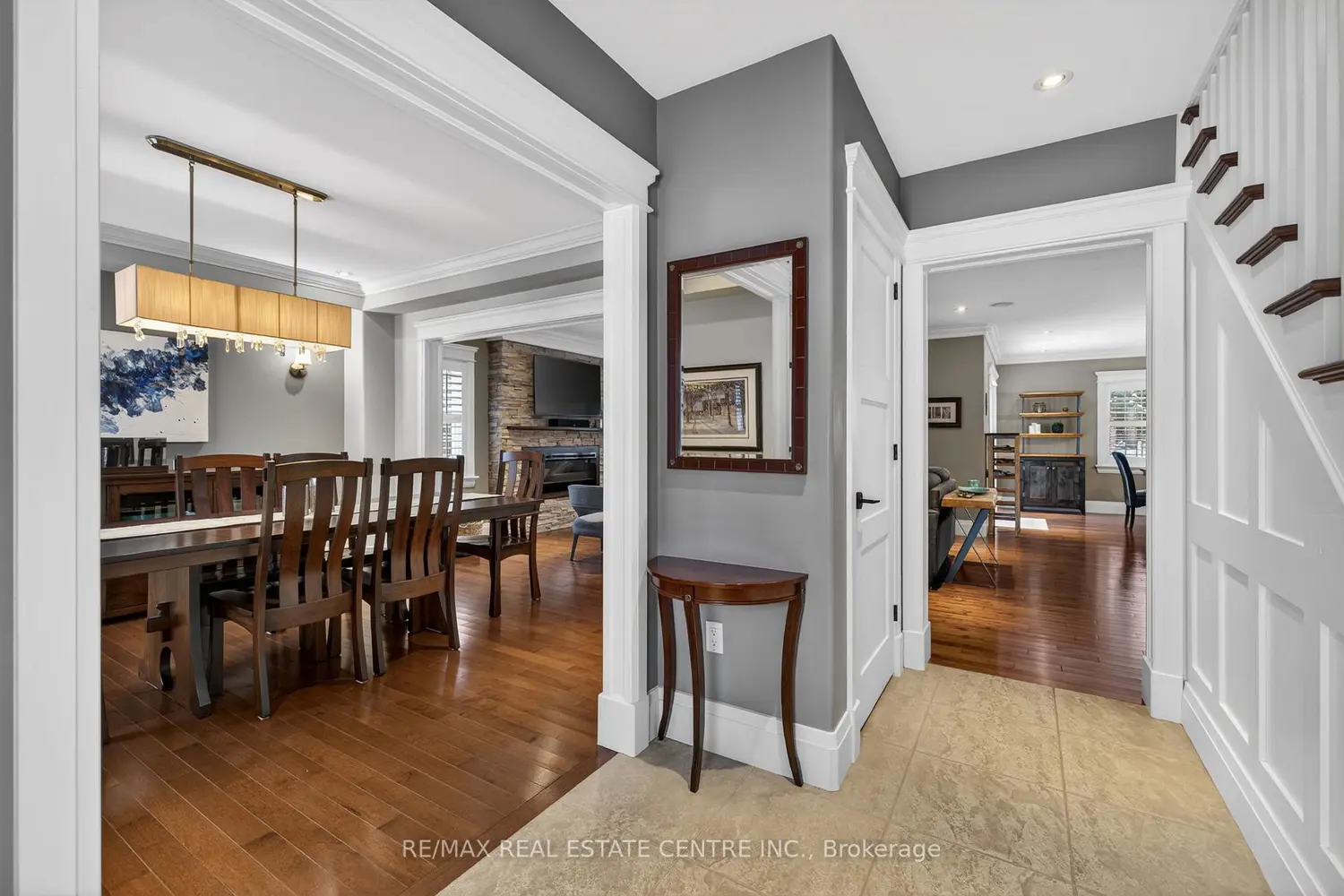 Additional image 3 of 19 Golden Road