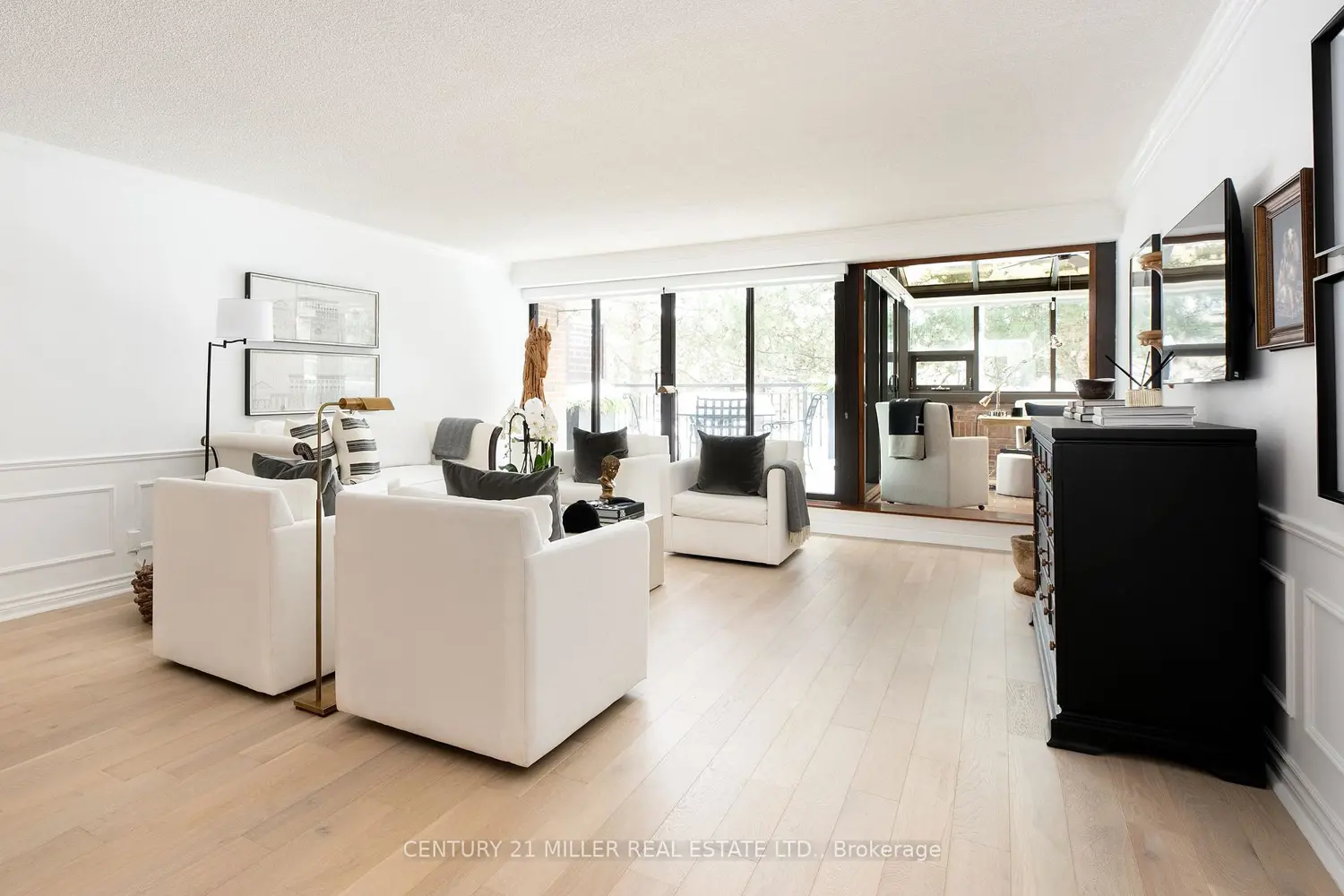 Additional image 3 of 100 Lakeshore Road 201