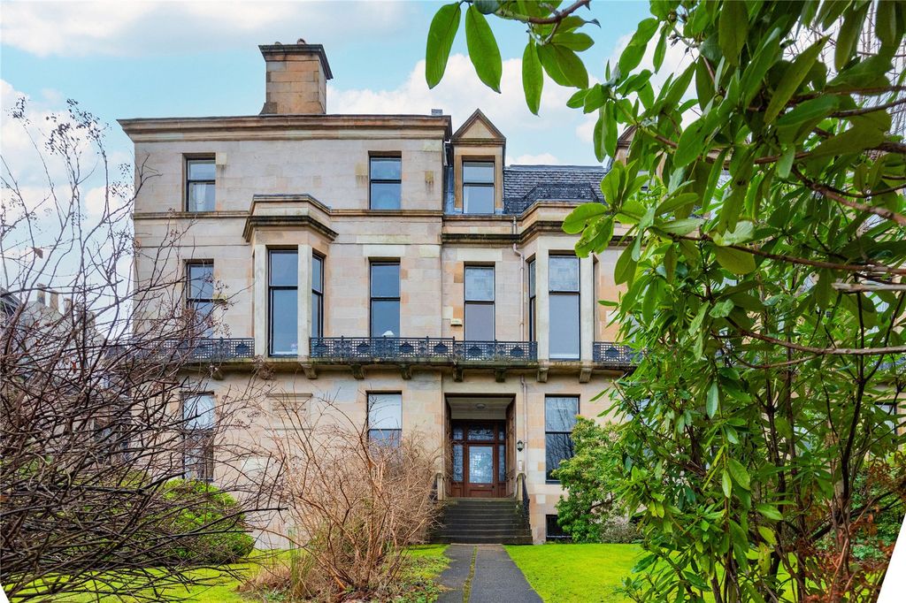 4 bed flat for saleCleveden Road, Glasgow G12