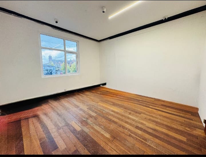 Additional image 3 of Room in a Shared Flat, Cheetham Hill Road, M8, N1 7GU