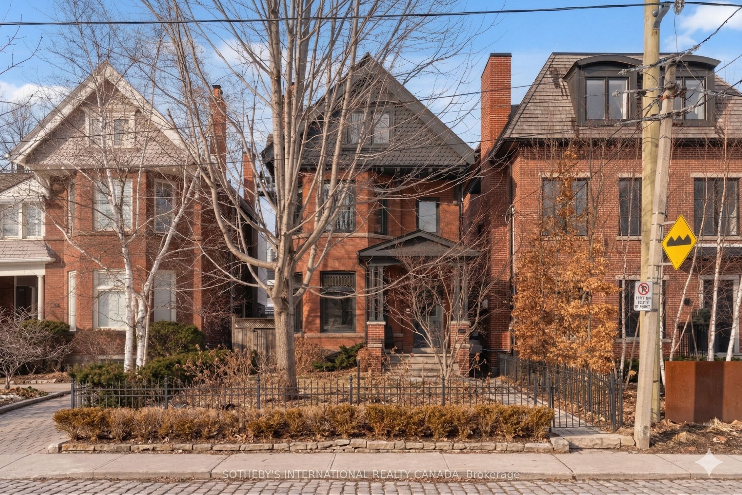 134 Roxborough Street W, Toronto, ON, M5R 1V1