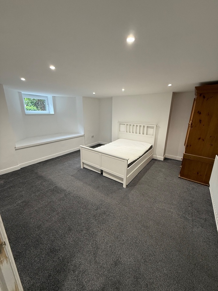 Additional image 3 of 2 Bed Flat, Grove Lane, LS6, N1 7GU