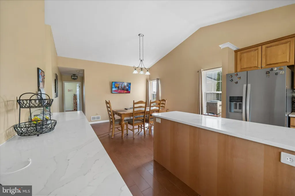 Additional image 16 of 203 N Barrington Court, Newark, DE 19702