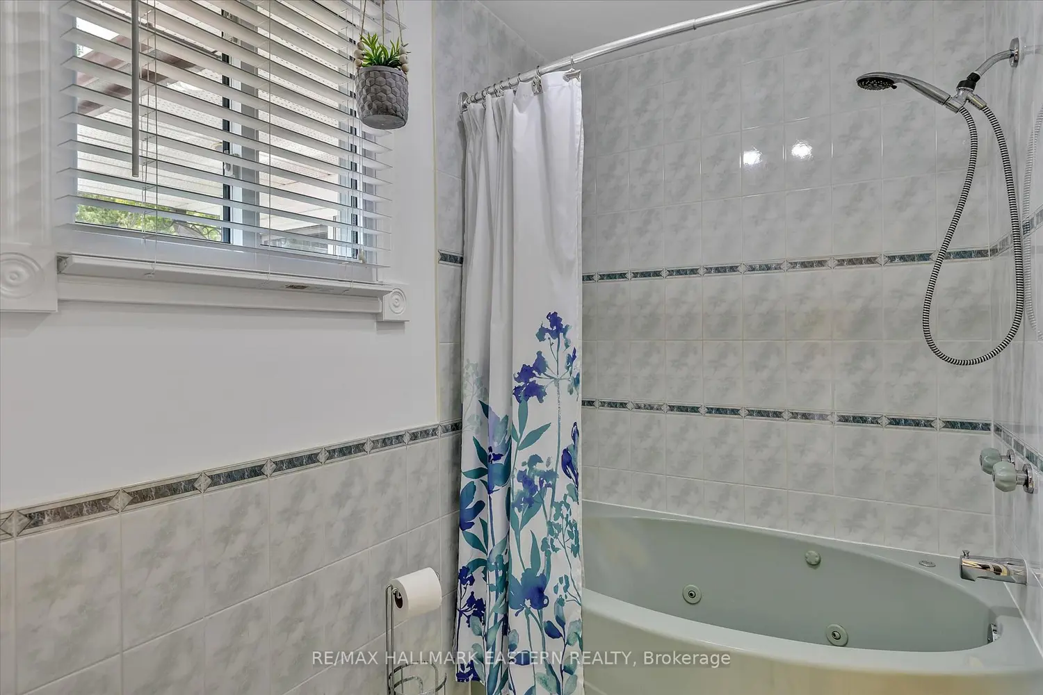 Additional image 11 of 959 Golfview Road