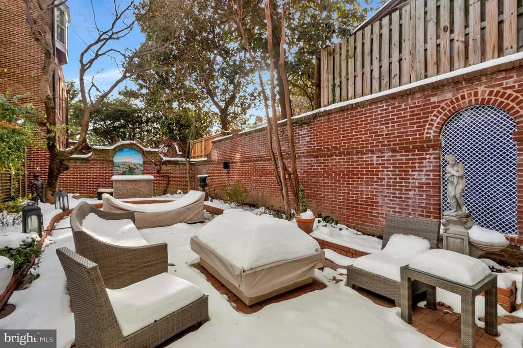 3230 Volta Place NW, Washington, DC 20007