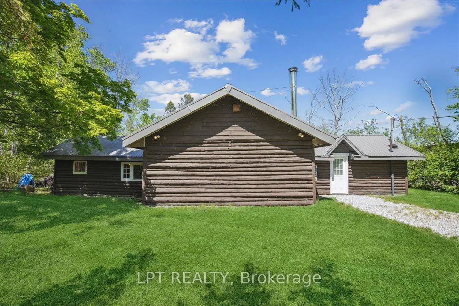 1689 Chief Joseph Snake Road photo 3