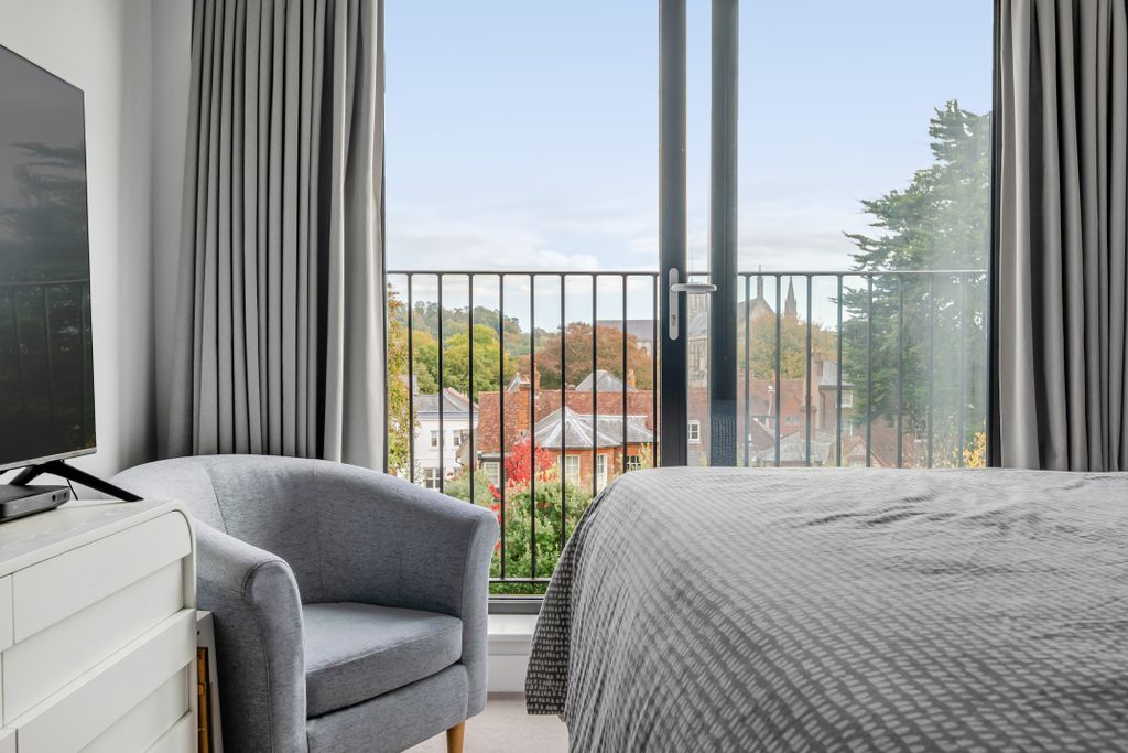 Additional image 9 of 3 bed flat for saleSouthgate Street, Winchester SO23