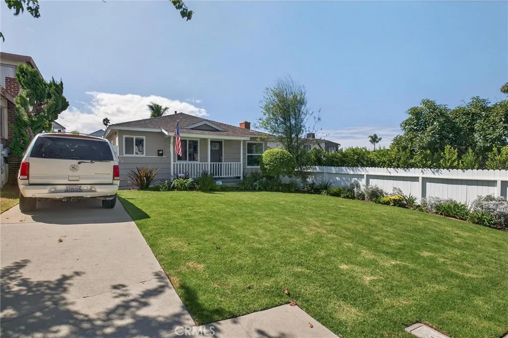 914 Duncan Pl, Manhattan Beach, CA 90266