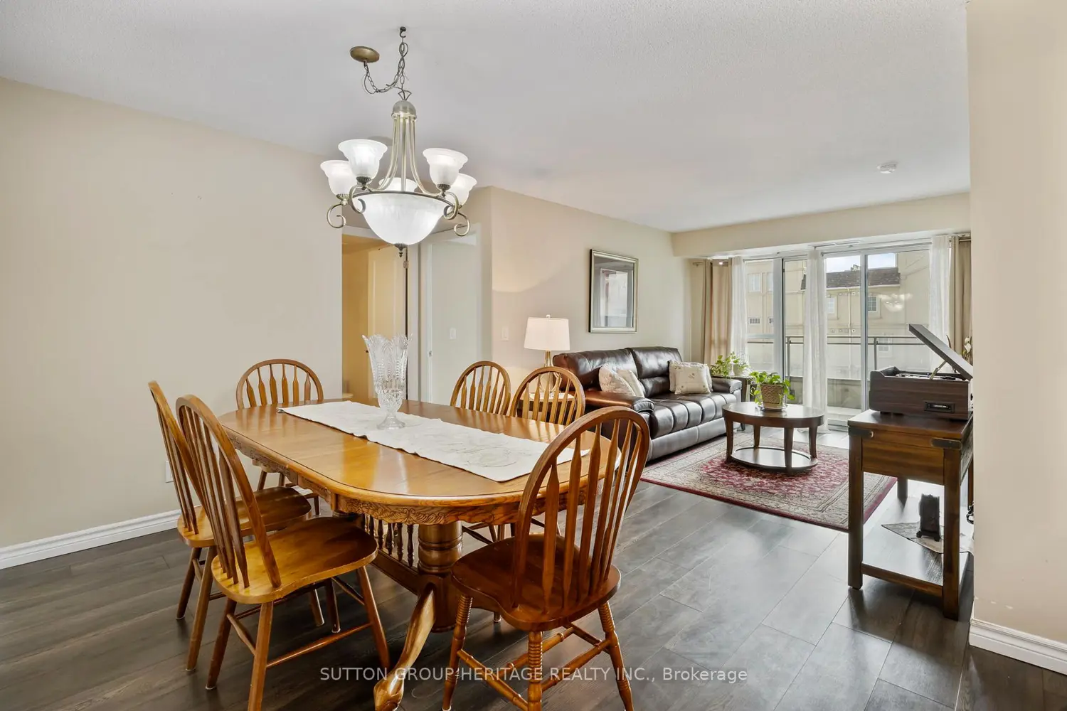 Additional image 7 of 1235 Bayly Street 213