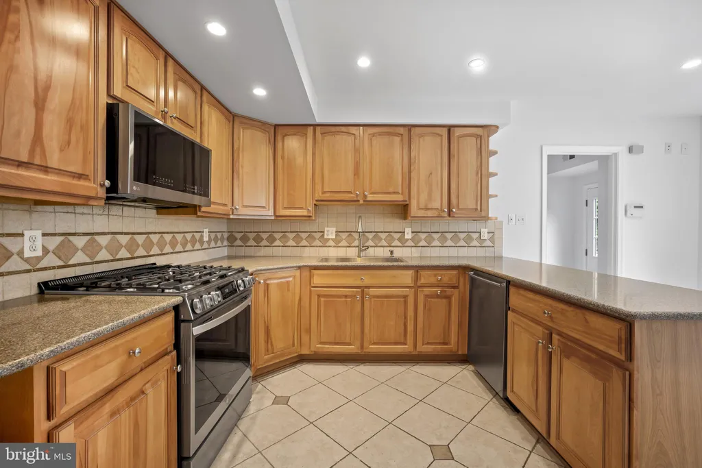 Additional image 15 of 7425 Royal Dominion Drive, Bethesda, MD 20817