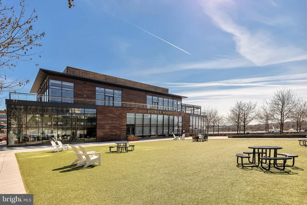 Additional image 40 of 37 L Street SE Unit 308, Washington, DC 20003