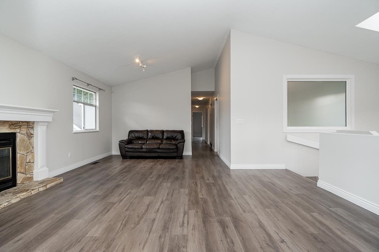 Additional image 6 of 18-2865 Glen Drive, Coquitlam, BC, V3B 6Y8