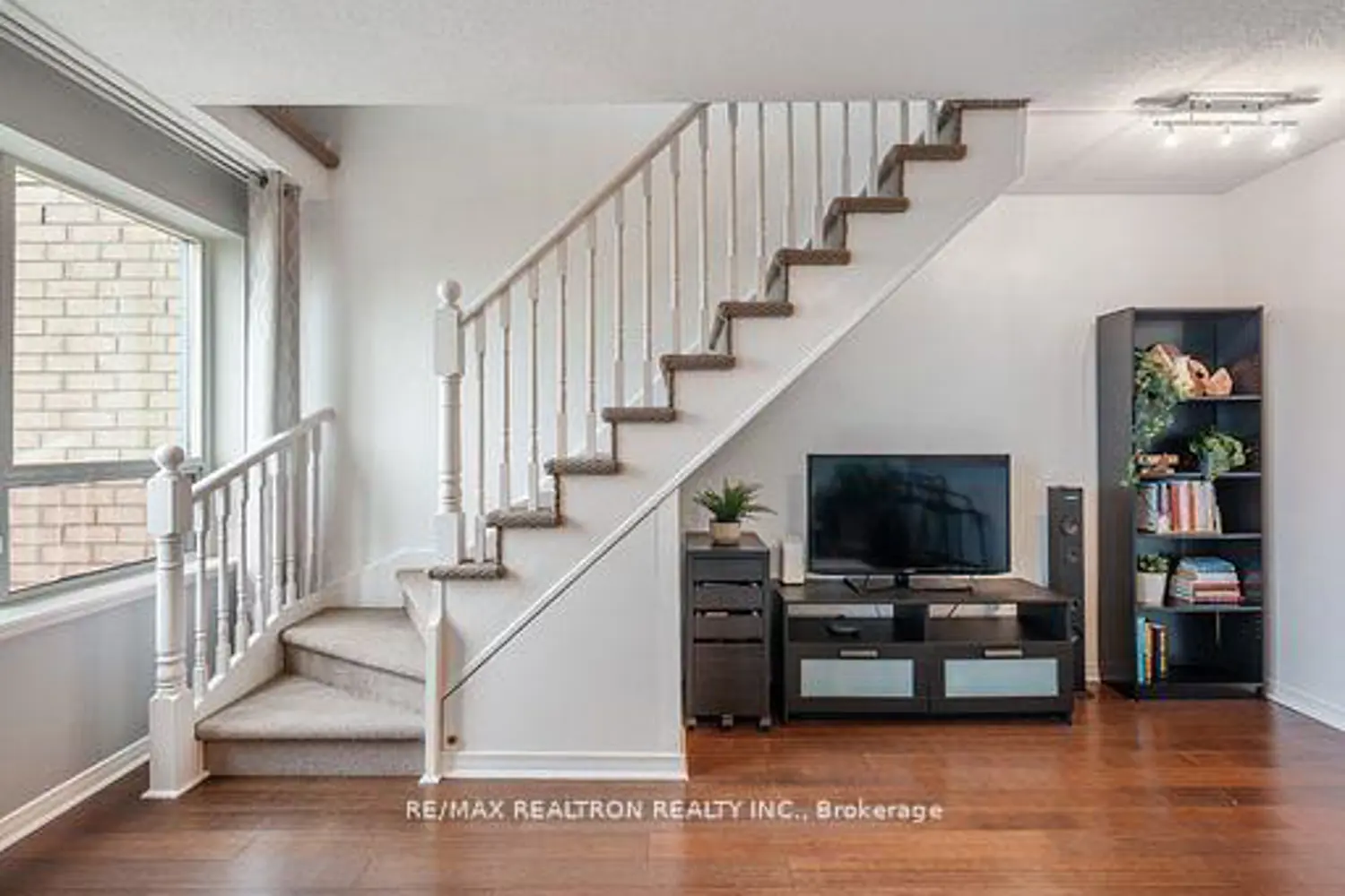 Additional image 10 of 39 Oneida Crescent 720