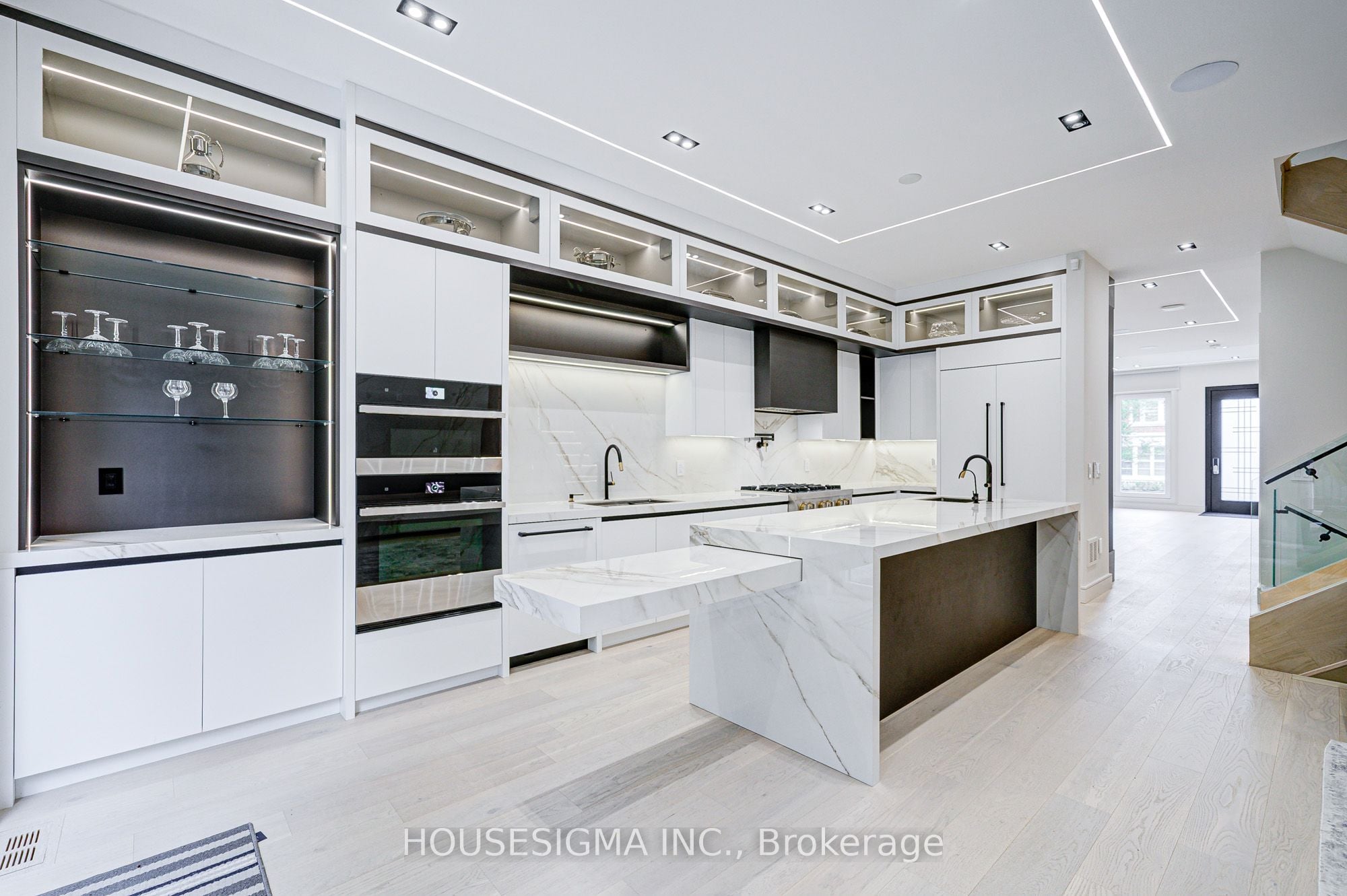 Additional image 6 of 151 Dewbourne Avenue, Toronto, ON, M6C 1Z1