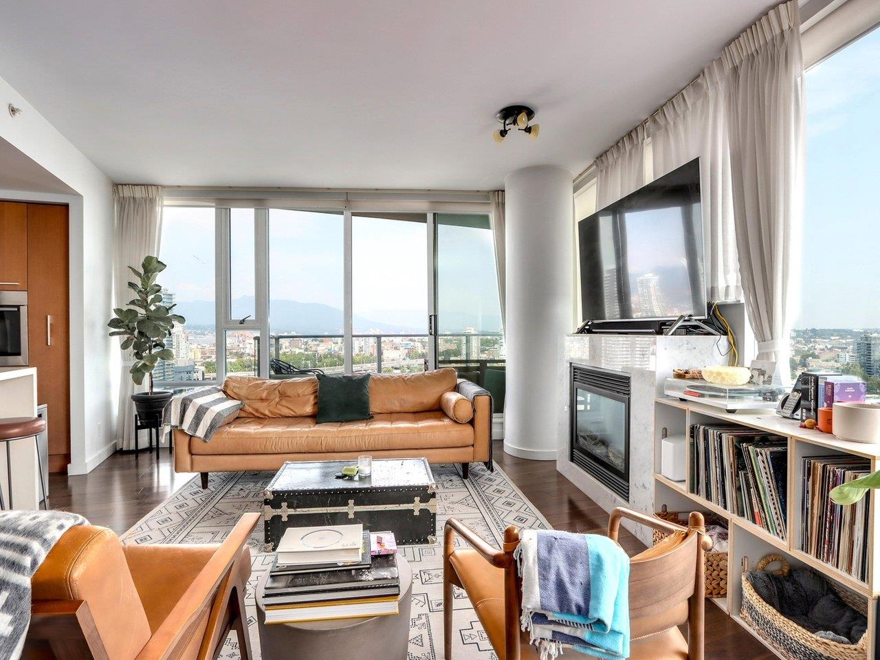 Additional image 3 of 2701-8 Smithe Mews, Vancouver, BC, V6B 0A5